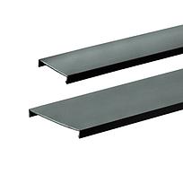 PANDUIT Panduct Cubierta tipo C para conducto de cableado con cubierta a ras, 2.5" Ancho Por 6 Pies Largo, Negro - C2.5BL6