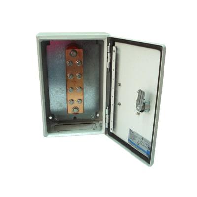 BARRA DE UNIÓN MONTADA EN GABINETE